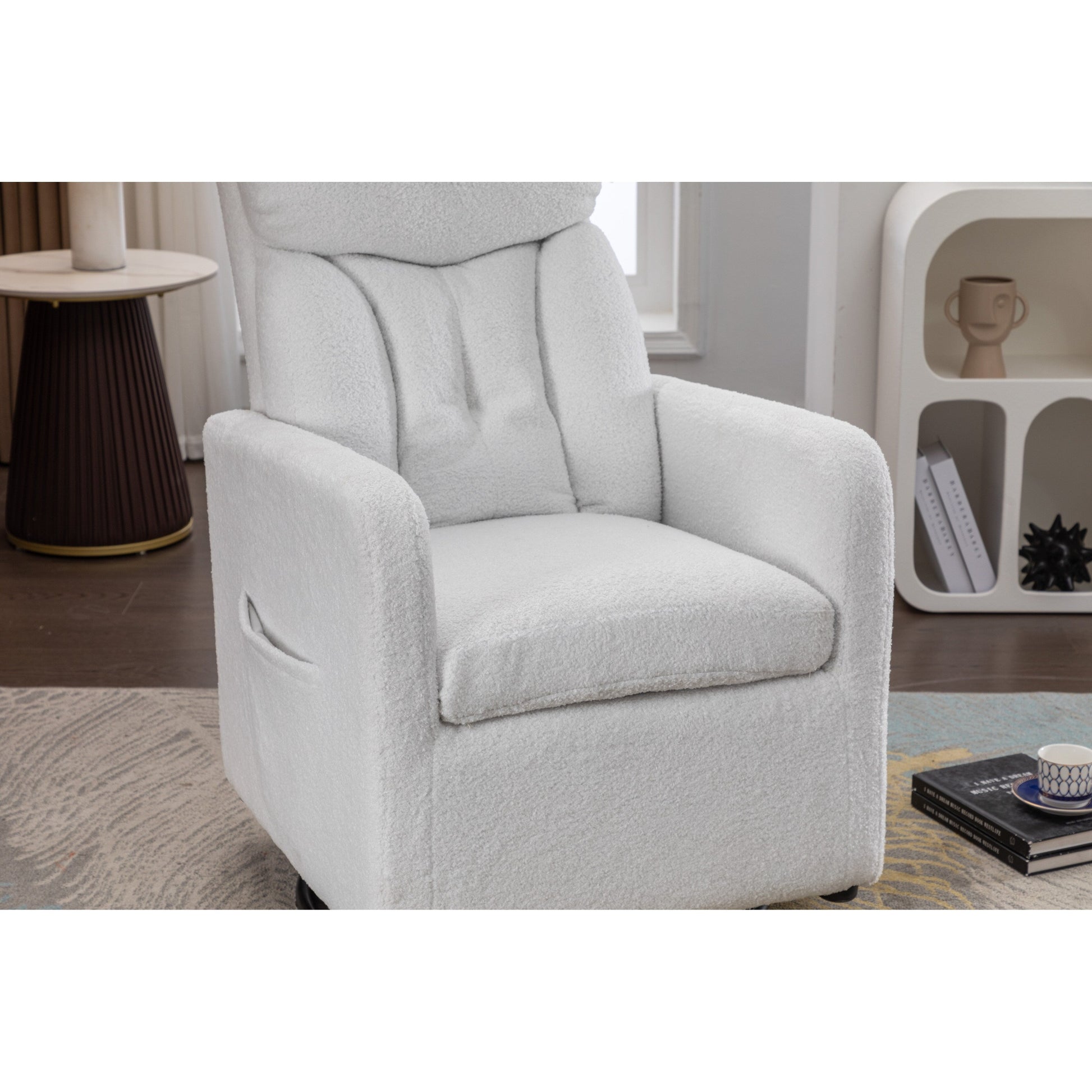 022-Fauteuil basculant pivotant en tissu de lin, modèle Gilder, avec poche.