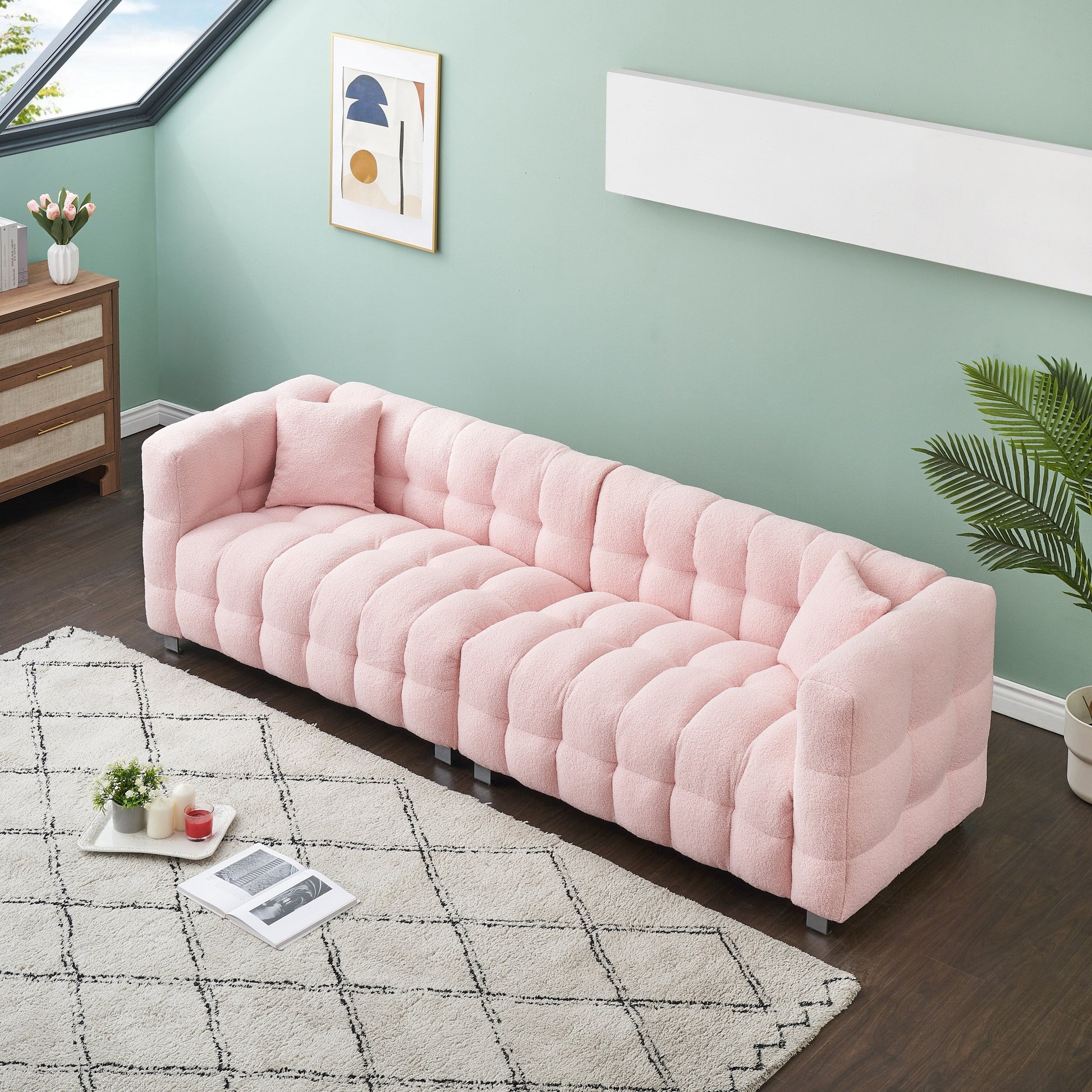 Canapé 4 places en velours Teddy de 259 cm avec pieds en métal et coussins décoratifs, design moderne multidirectionnel pour salon.
