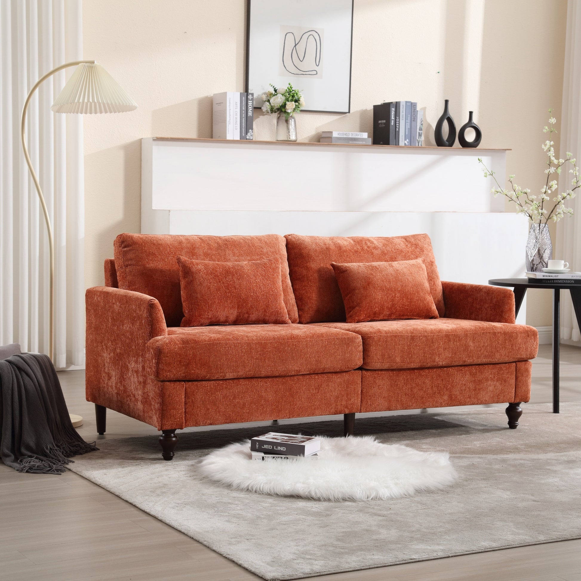 Canapé Loveseat 2 places recouvert de tissu avec assises profondes, utilisable dans plusieurs pièces.
