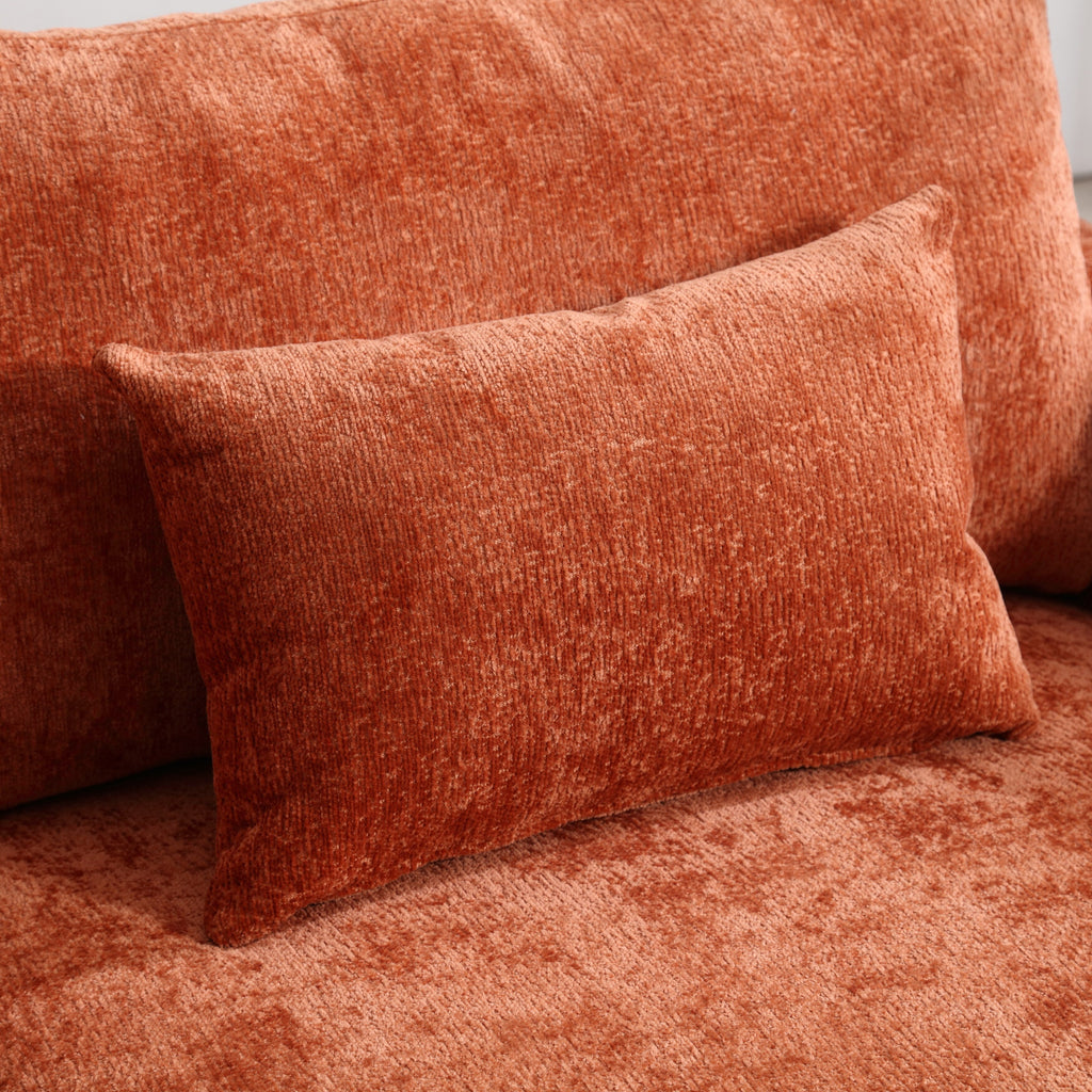 Canapé Loveseat 2 places recouvert de tissu avec assises profondes, utilisable dans plusieurs pièces.