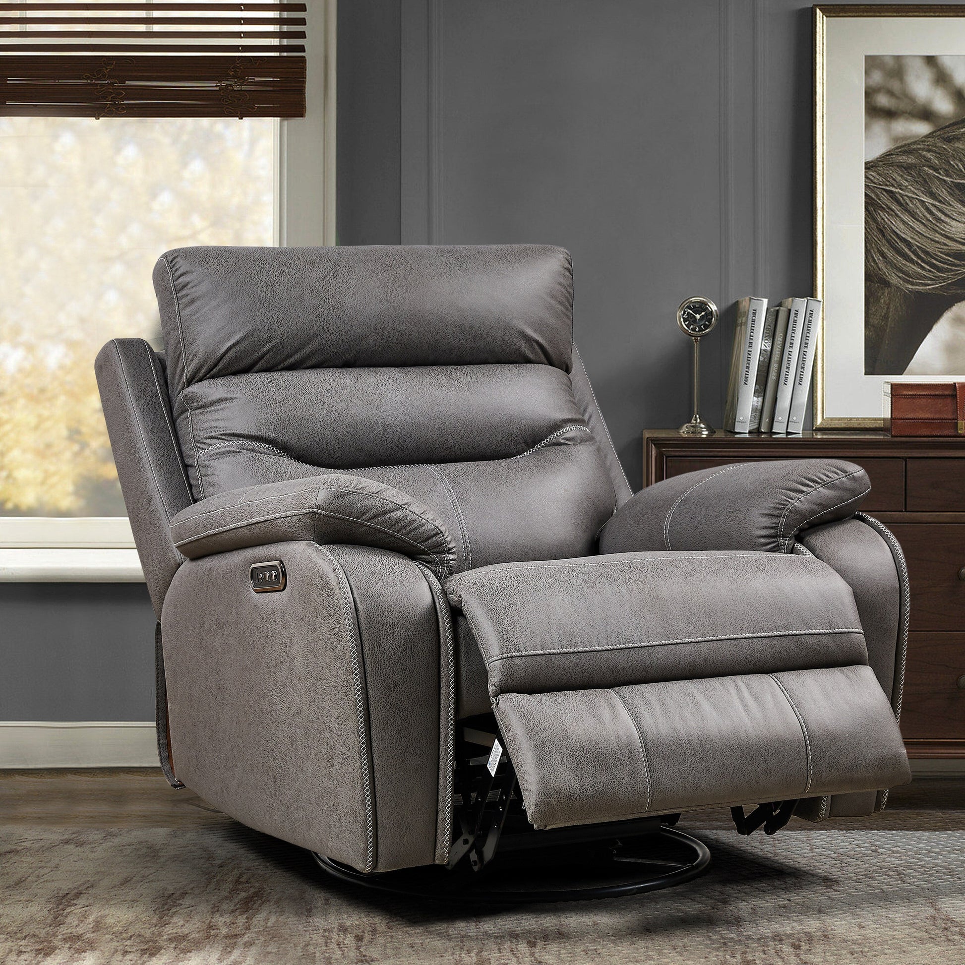 Fauteuil inclinable pivotant à 240° avec double moteur, appuie-tête électrique, positions d'inclinaison infinies, ports de charge USB et repose-pieds.