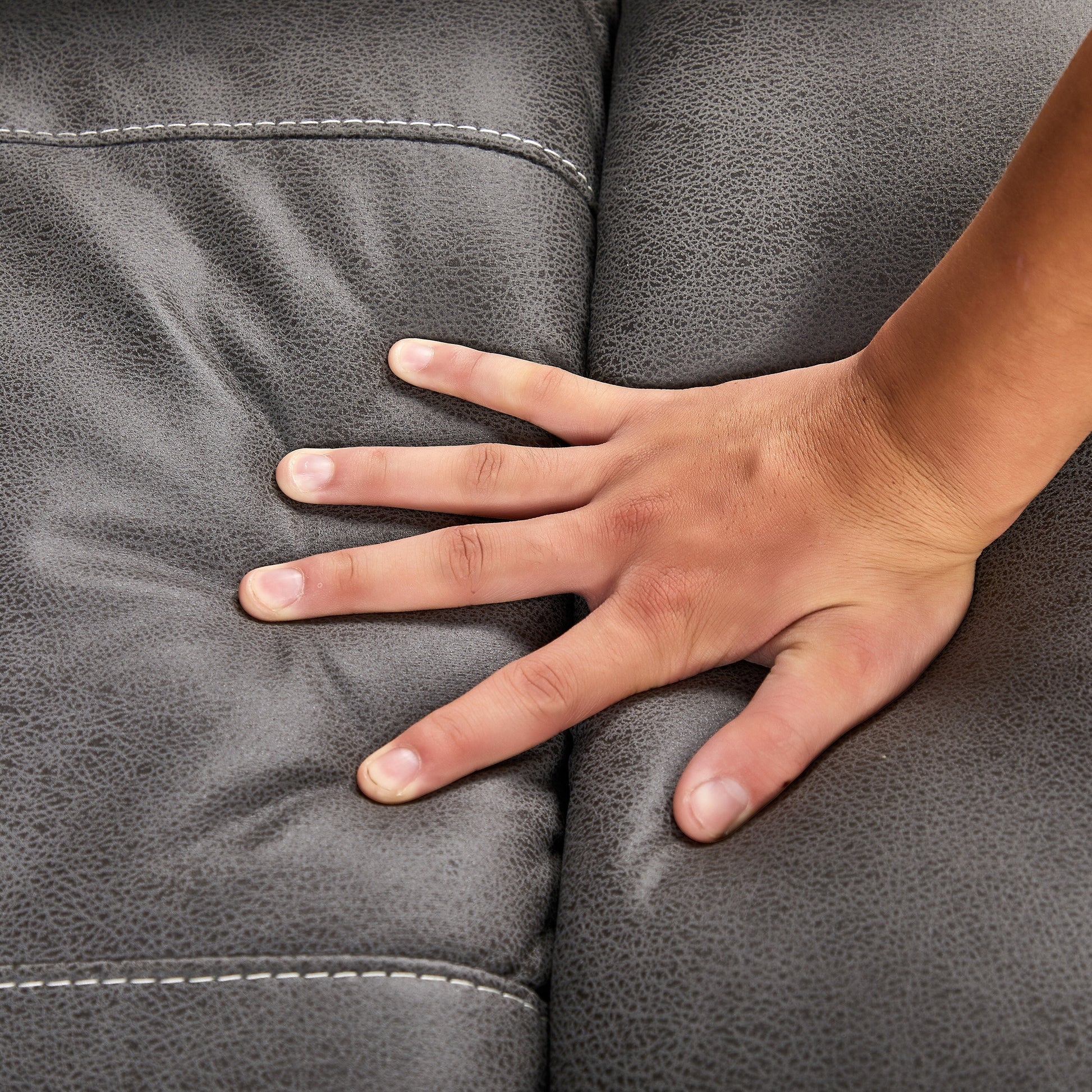 Fauteuil inclinable pivotant à 240° avec double moteur, appuie-tête électrique, positions d'inclinaison infinies, ports de charge USB et repose-pieds.