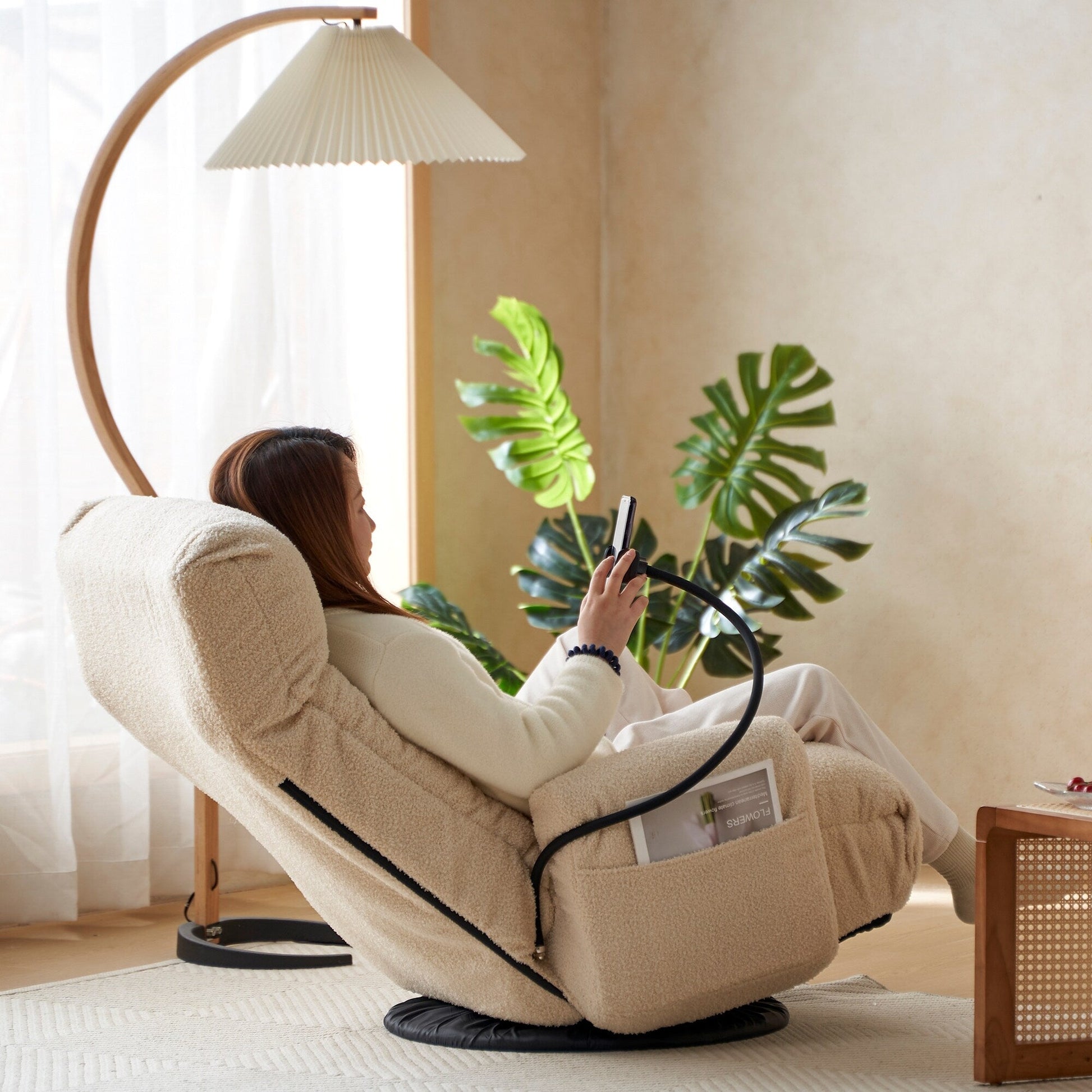 Fauteuil pivotant à 360 degrés, chaise de salon réglable, chaise de jeu pliable et inclinable avec porte-téléphone.