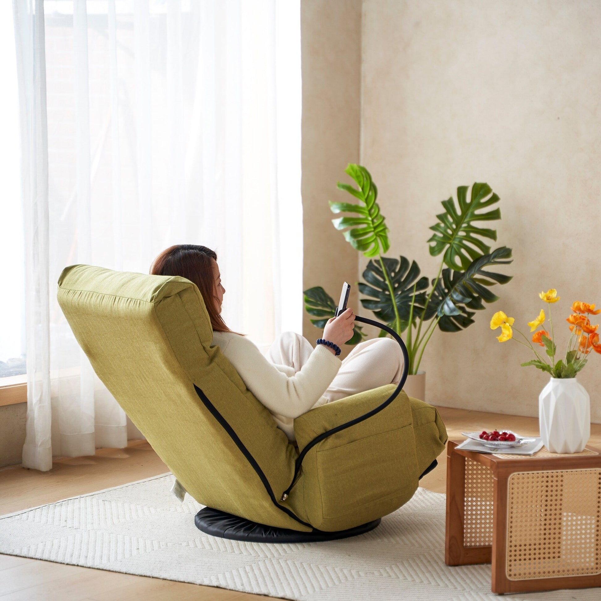 Fauteuil pivotant à 360 degrés, chaise de salon réglable, chaise de jeu pliable et inclinable avec porte-téléphone.