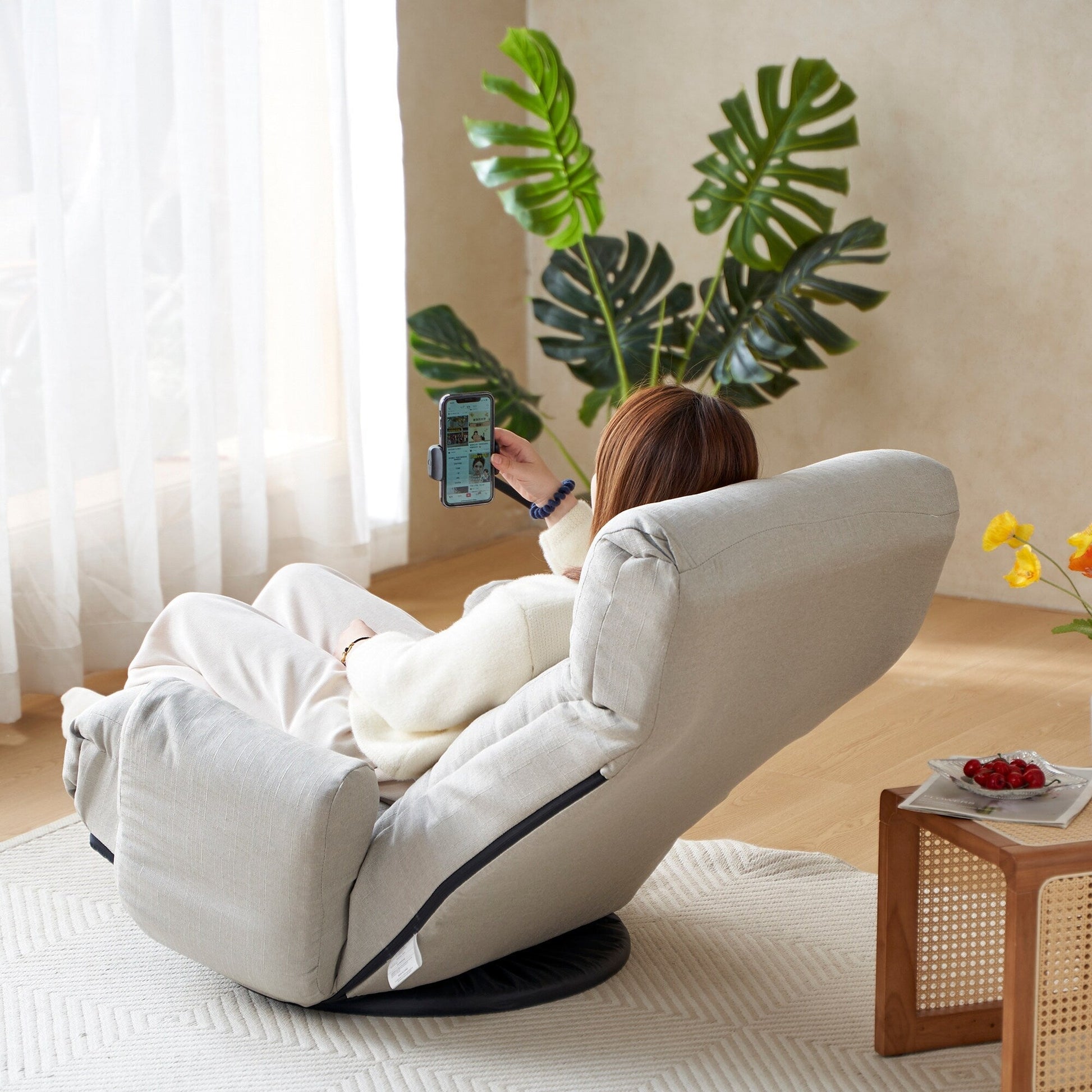 Fauteuil pivotant à 360 degrés, chaise de salon réglable, chaise de jeu pliable et inclinable avec porte-téléphone.