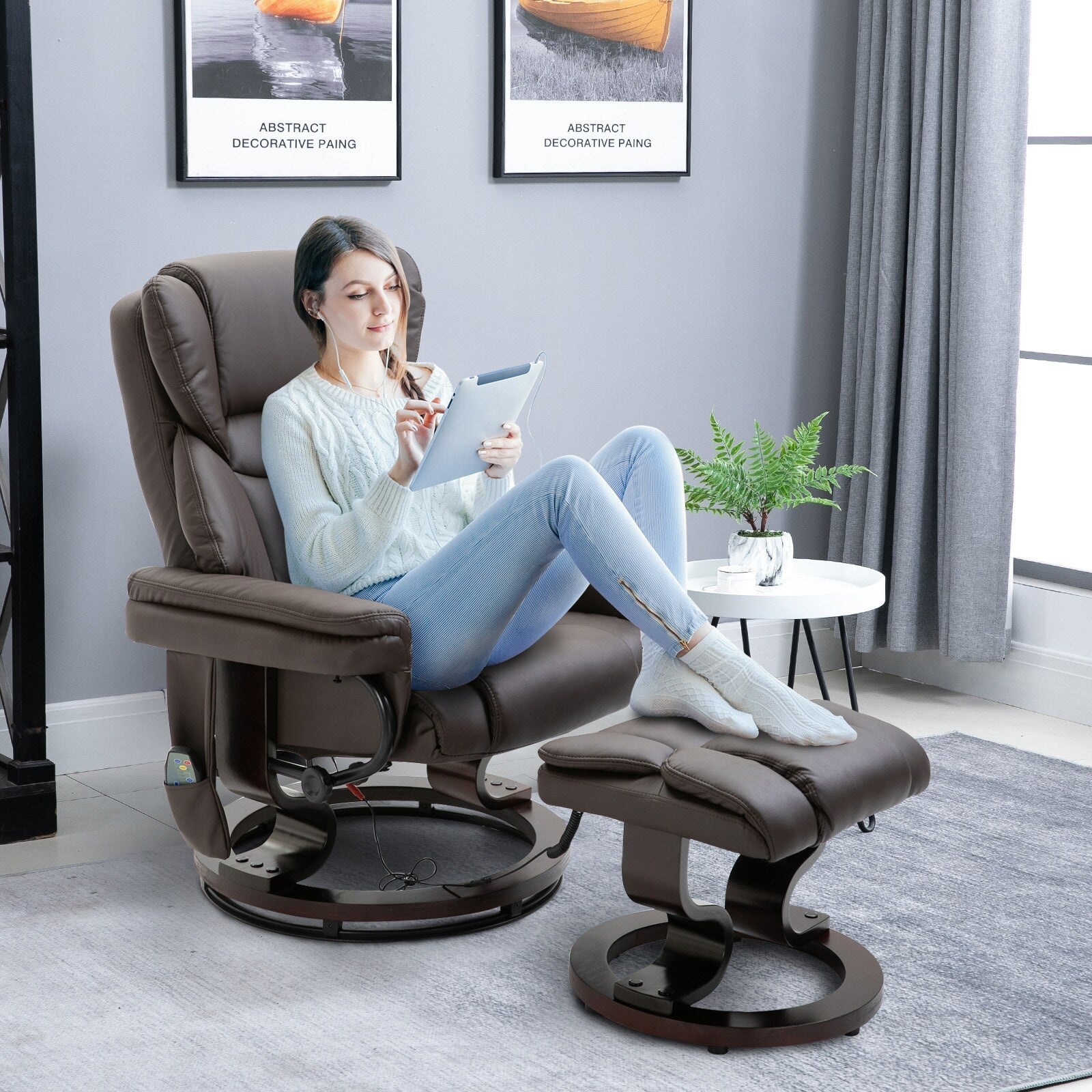 Fauteuil de massage inclinable en cuir PU pivotant à 360°, avec 10 points de vibration, dossier et repose-pieds réglables.