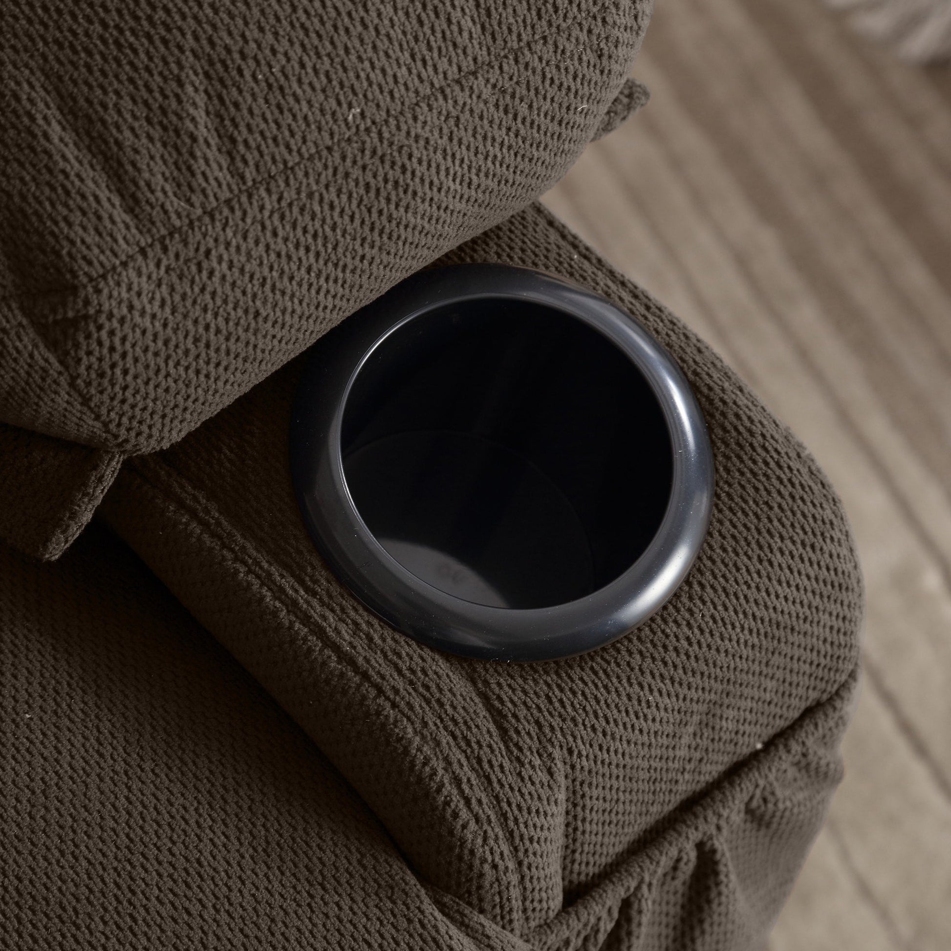 Fauteuil inclinable chauffant et massant pivotant à 360°, avec prise USB, porte-gobelets, rangement latéral et revêtement en polaire moelleux.