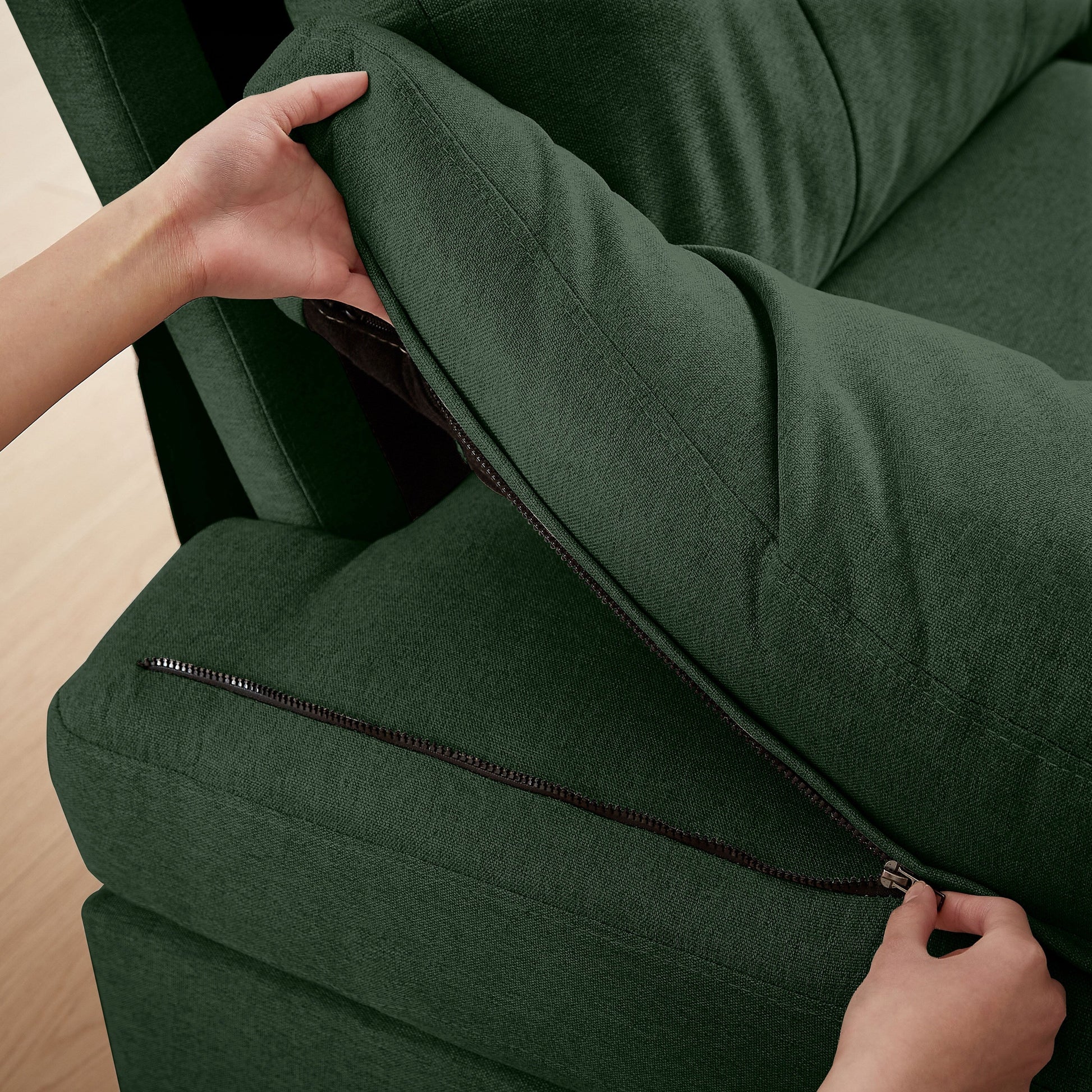 Canapé d'angle en forme de U avec 4 places et méridienne double pour salon.