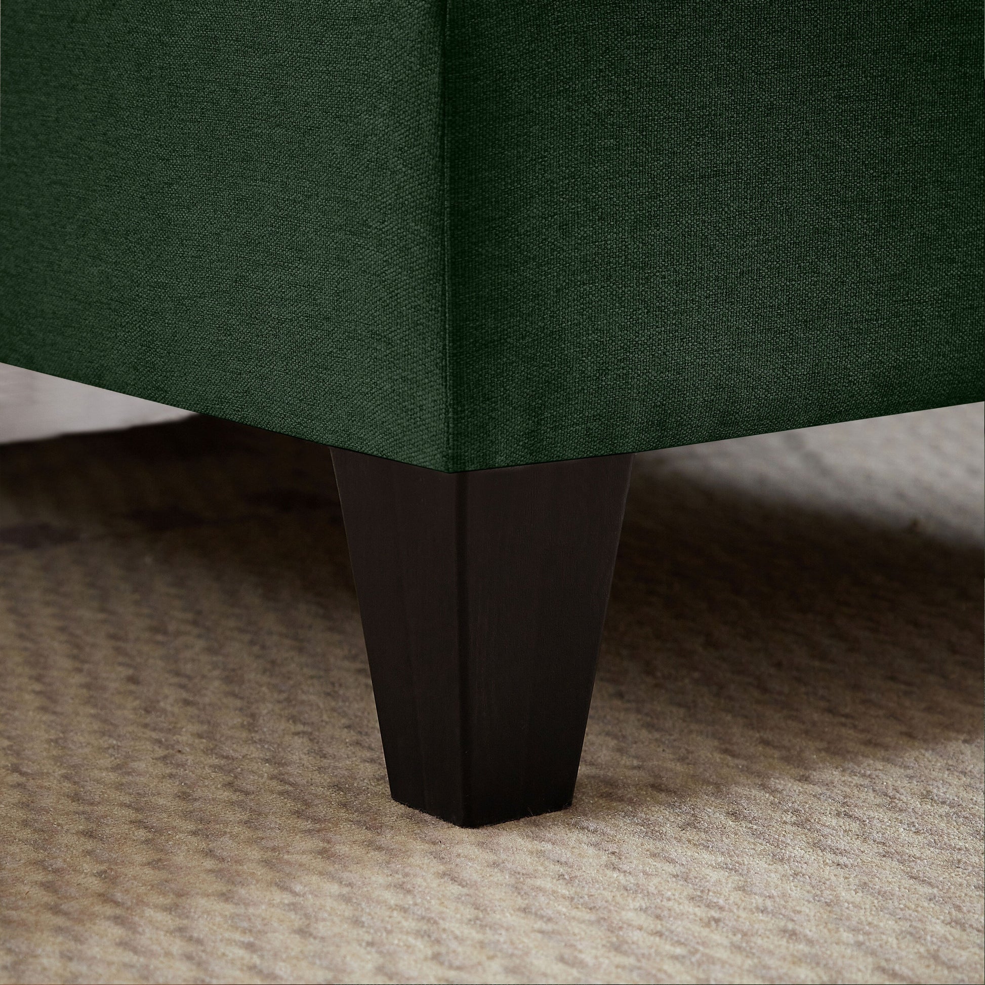 Canapé d'angle en forme de U avec 4 places et méridienne double pour salon.