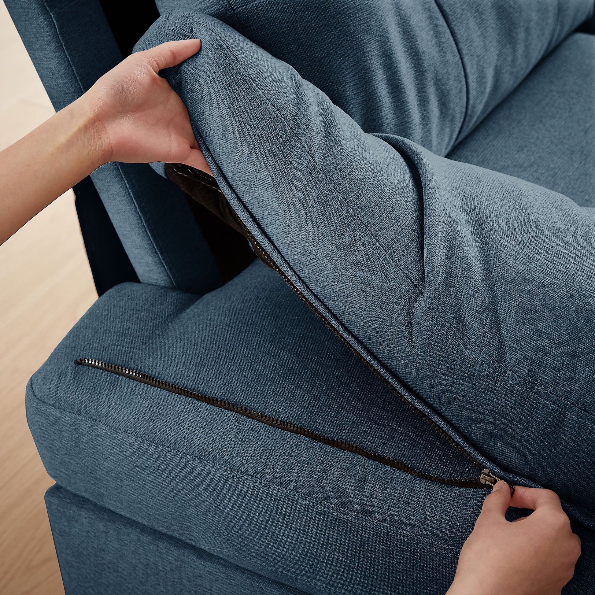 Canapé d'angle en forme de U avec 4 places et méridienne double pour salon.