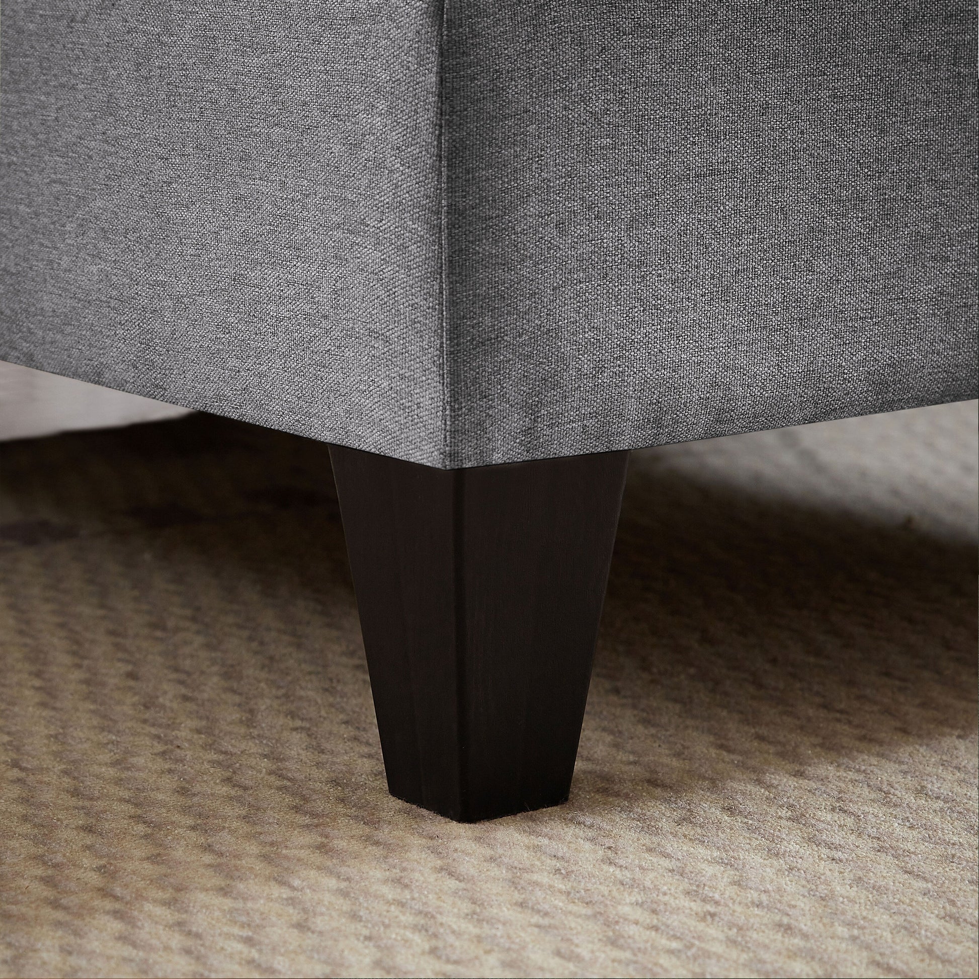 Canapé d'angle en forme de U avec 4 places et méridienne double pour salon.