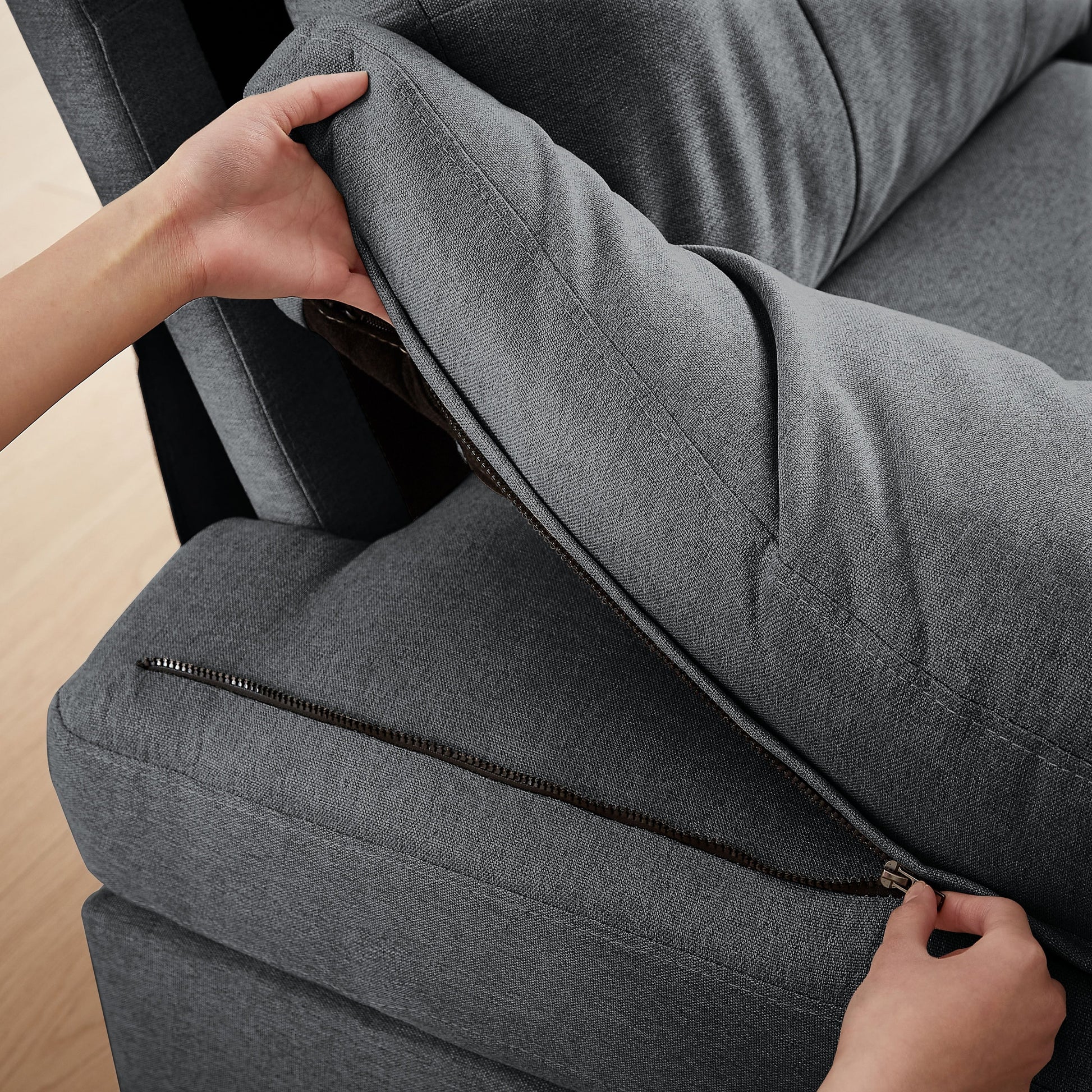 Canapé d'angle en forme de U avec 4 places et méridienne double pour salon.