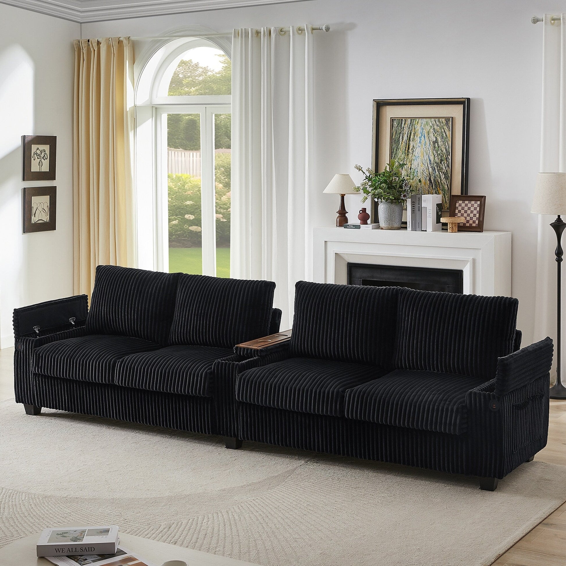 Canapé 4 places en velours côtelé, modèle 133, avec ports USB, accoudoirs avec rangement intégré et porte-gobelets rabattables pour le salon.