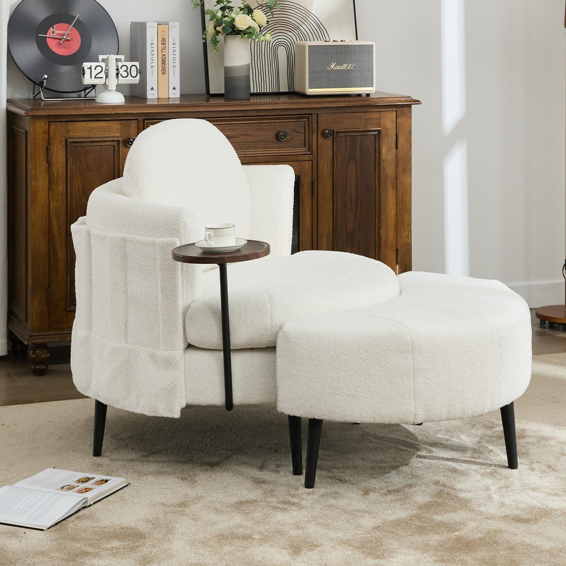 Fauteuil 42.5 avec repose-pieds mobile en forme de croissant