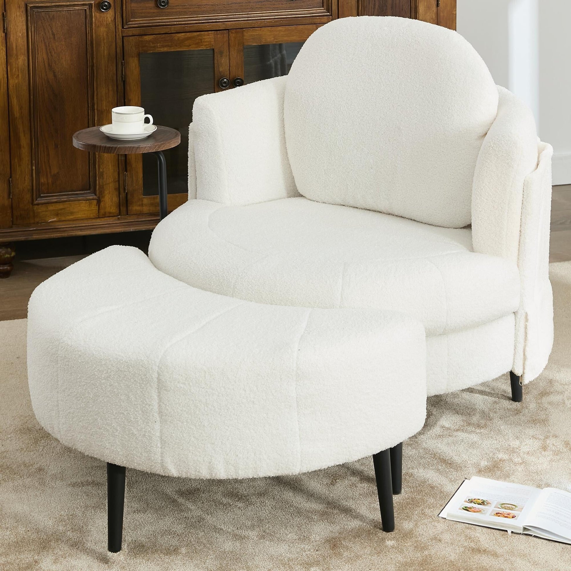 Fauteuil 42.5 avec repose-pieds mobile en forme de croissant