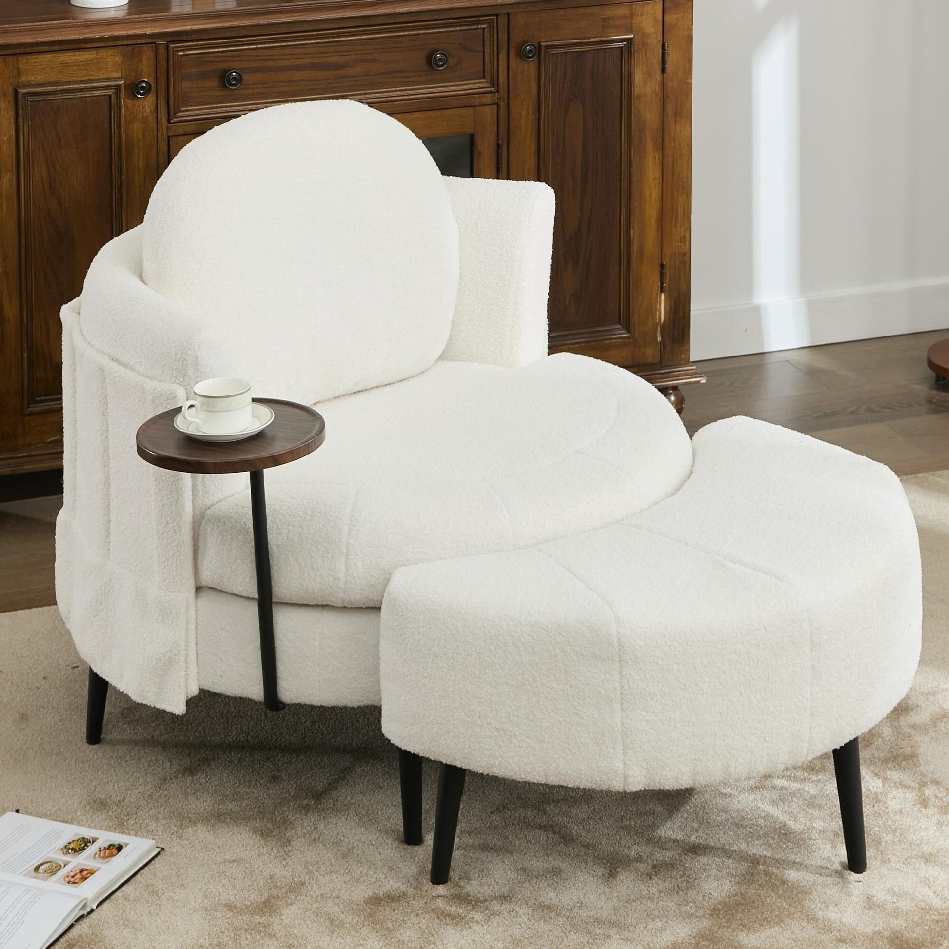 Fauteuil 42.5 avec repose-pieds mobile en forme de croissant