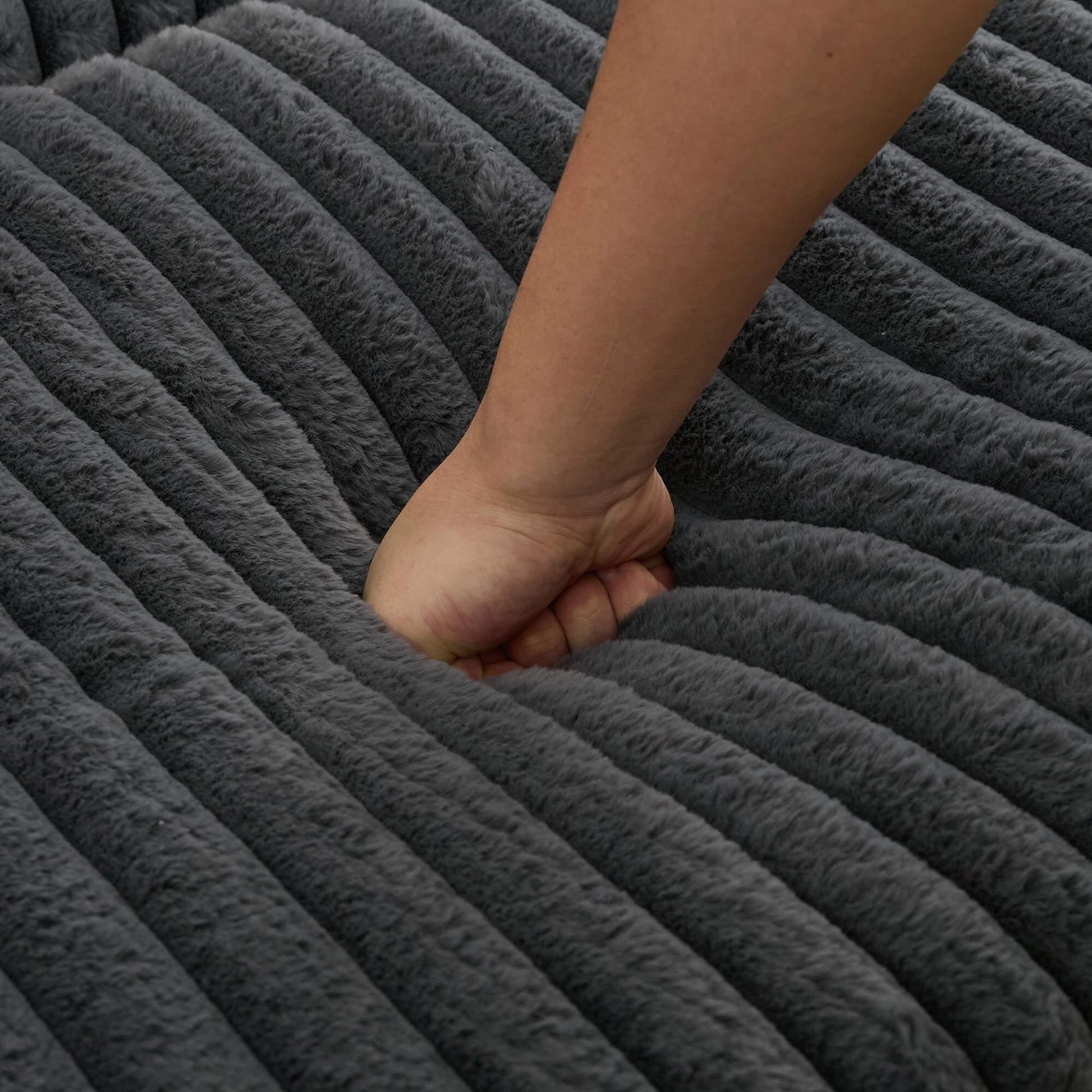 Chaise longue en velours côtelé surdimensionnée avec pouf (47.7)