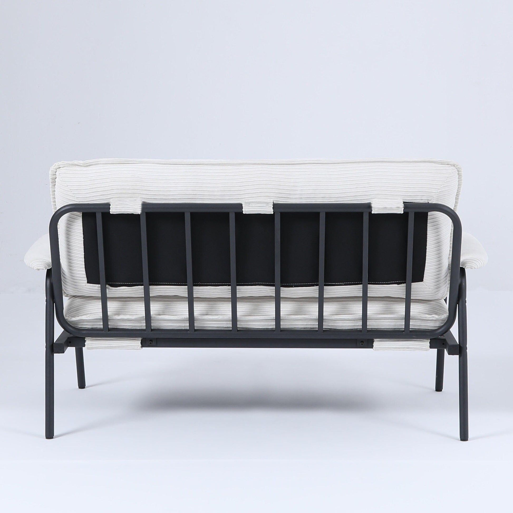 Canapé 2 places beige de 135 cm avec cadre en métal, idéal pour les petits espaces, en mélange de polyester, meuble moderne compact pour appartement.