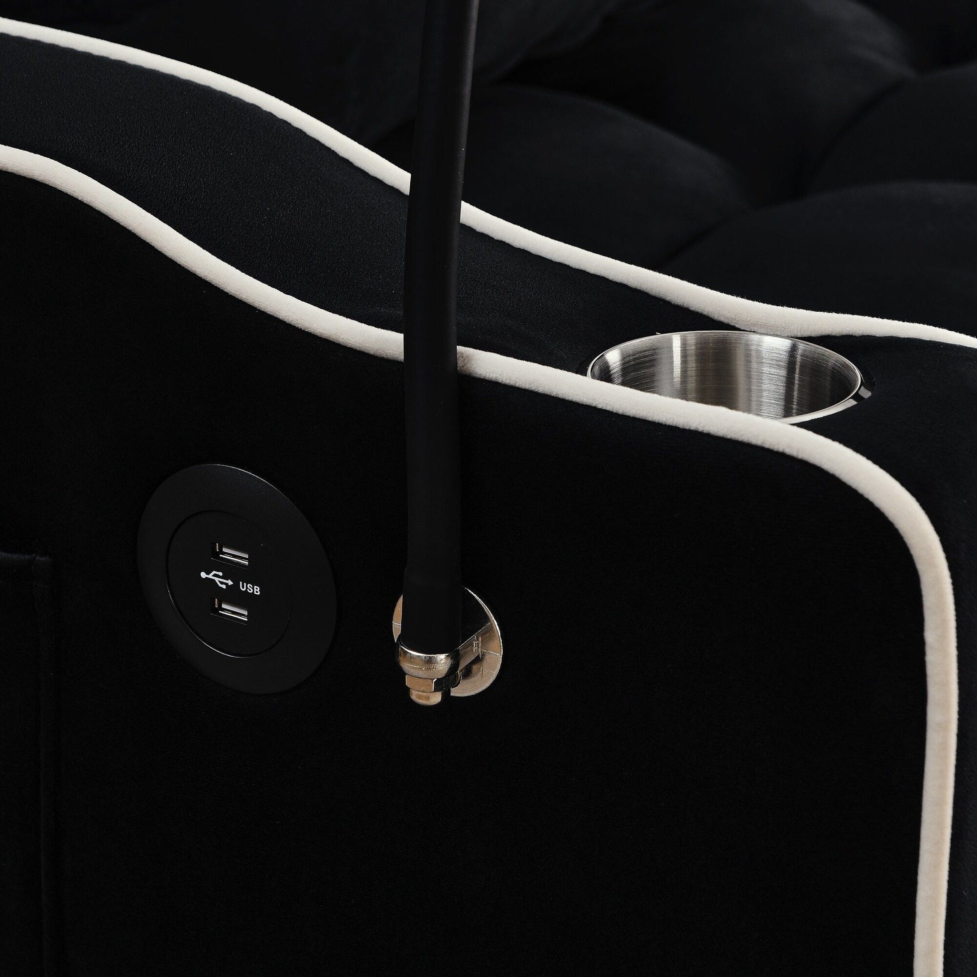 Canapé-lit 2 places en velours 55.51 avec dossier réglable, port USB, cendrier, support de téléphone pivotant et 2 coussins