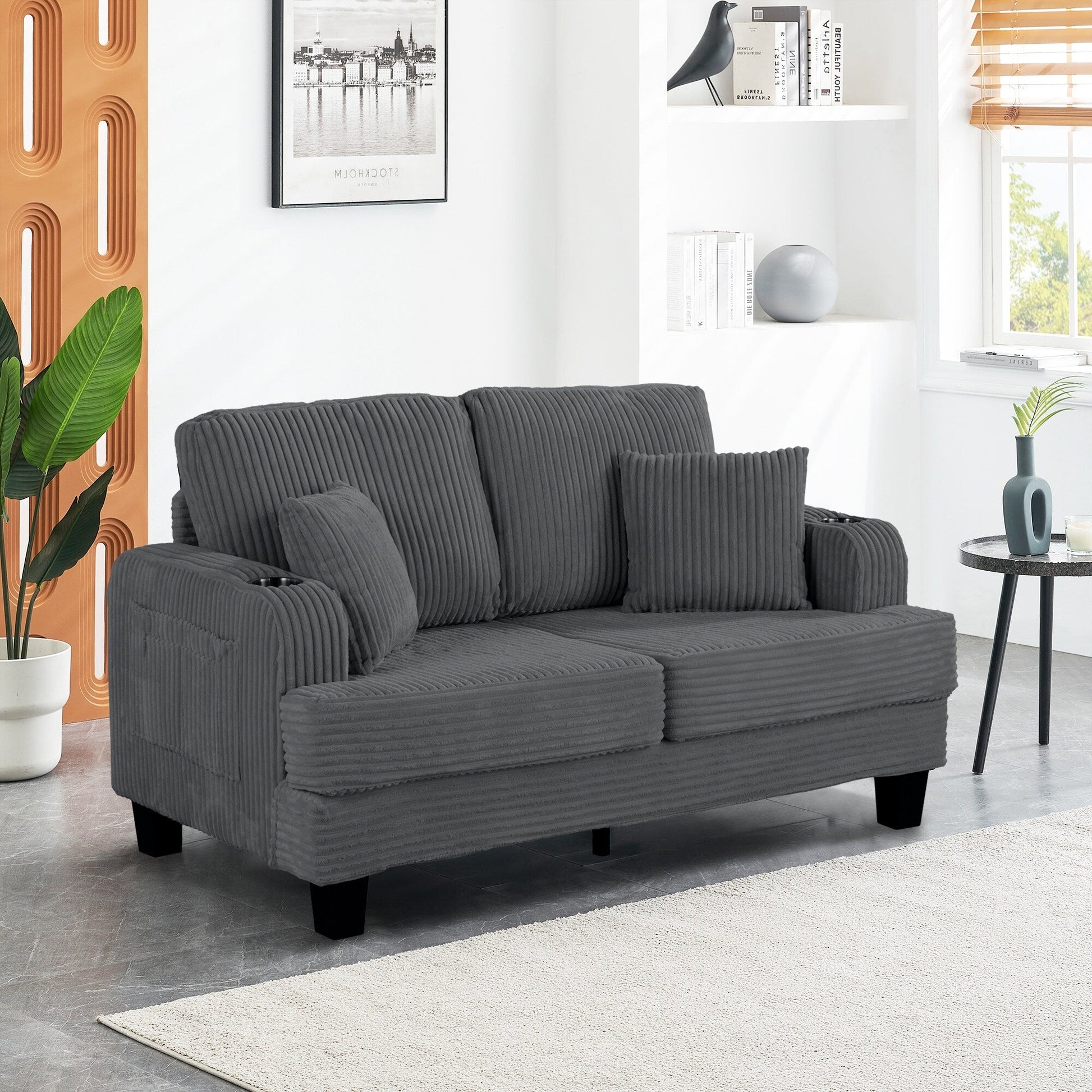 Canapé 2 places contemporain en velours côtelé avec 2 coussins et porte-gobelets (61 pouces)