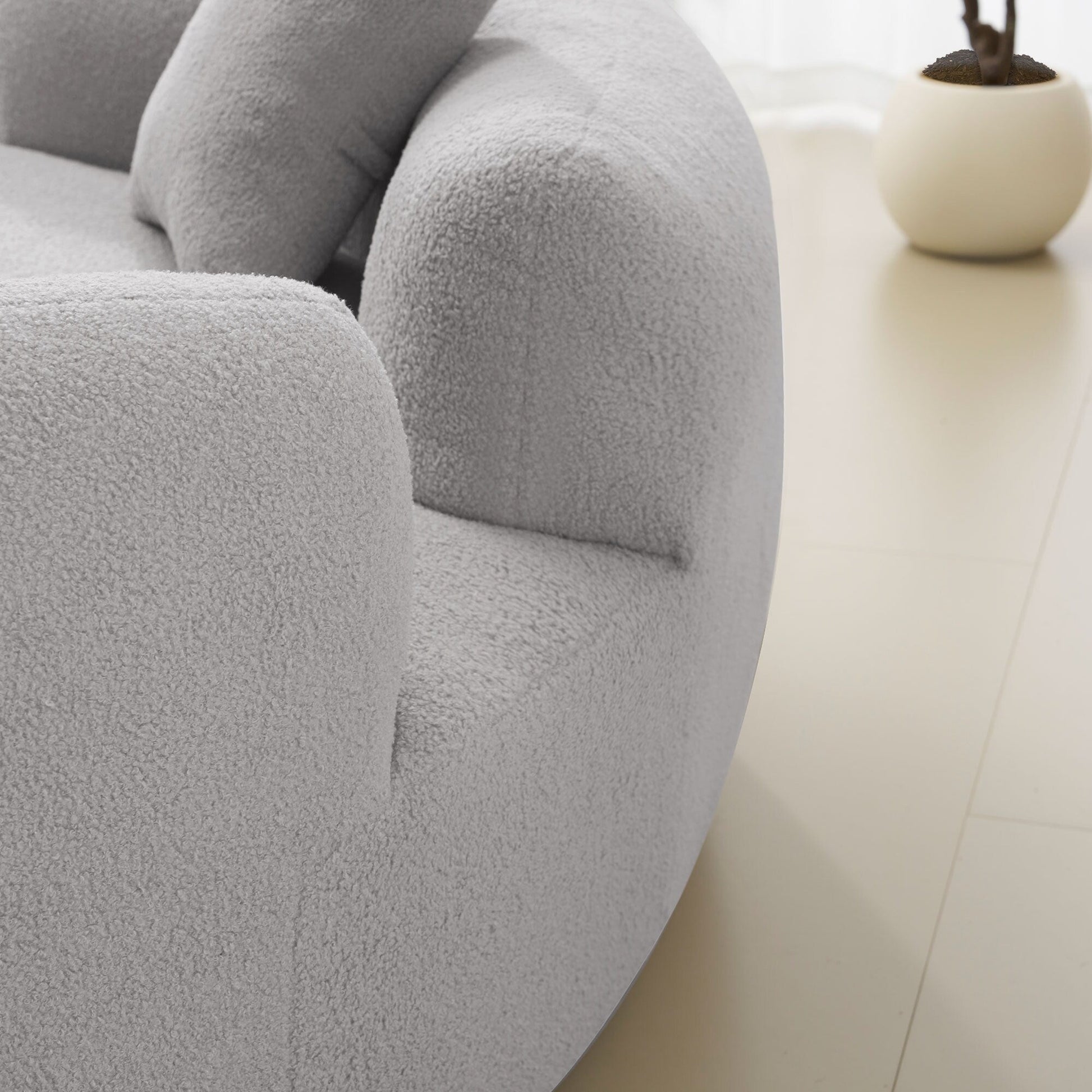 Canapé Loveseat incurvé de 66,93 pouces, gris, en mousse à compression complète, tissu velours Teddy, canapé compact prêt à poser.